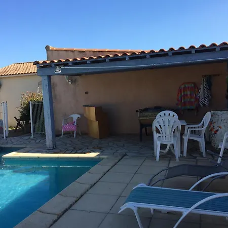 Les Hirondelles Apartament Bessan